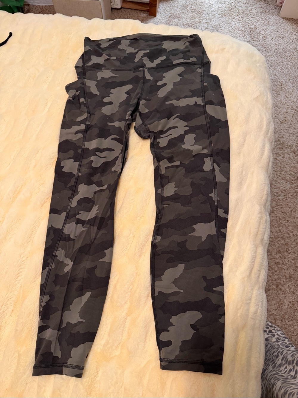 Camo High-Waist Leggings - Camouflage